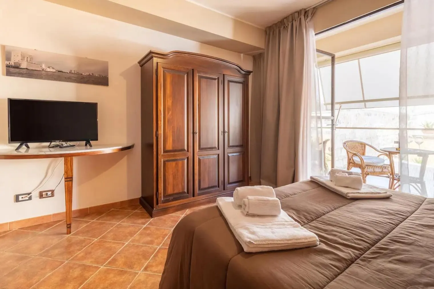 Sikania Suite Pozzallo 3*,  Italy